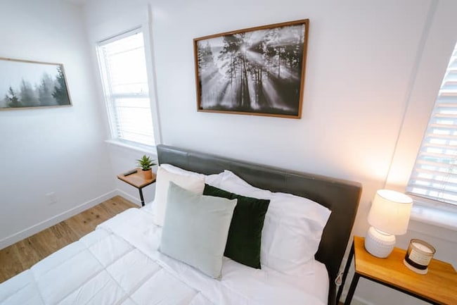 Photo - 5648 Berkshire Dr Unit C