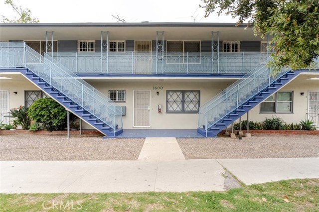 Building Photo - 1600 W Glenoaks Blvd Unit 5