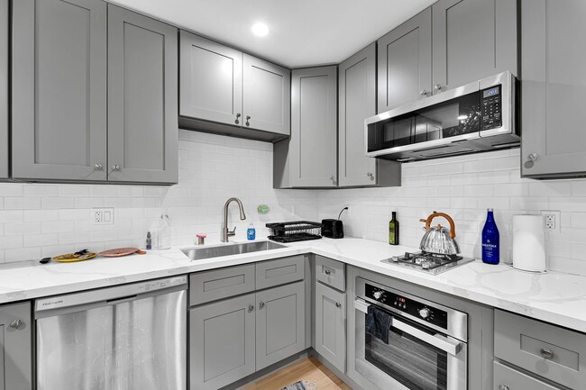 Photo - 1240 W 29th St Unit 9