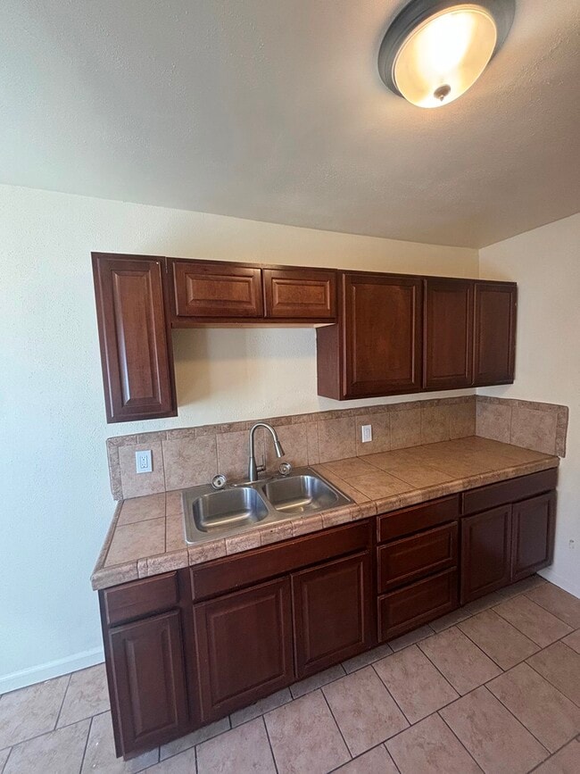 Photo - 1024 1/2 W 65th St