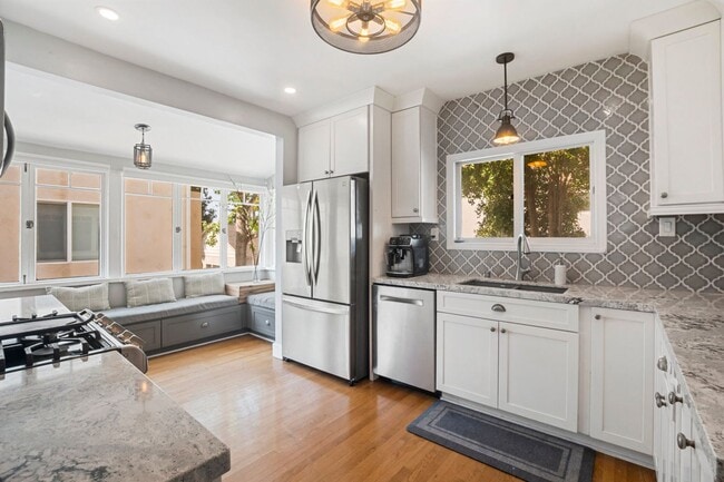 Photo - Spacious and conveniently located 2b/2bath single family home, available for Mid-January 2026!!!!! Unit 4586 Arizona St