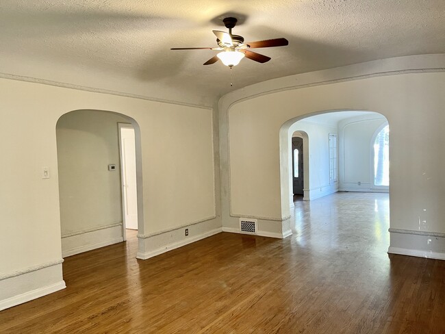 Photo - 1017 Meadowbrook Ave
