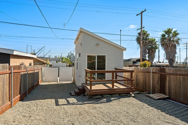 Building Photo - 2653 Newton Ave