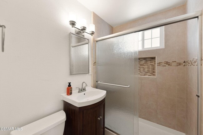 Photo - 1053 Ayhens St