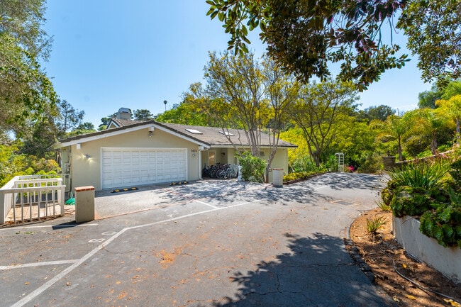 Front of the House - The Arroyo House Student Living.