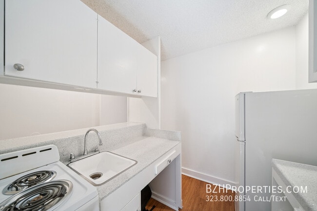 Photo - 7544 Hampton Ave Unit 107