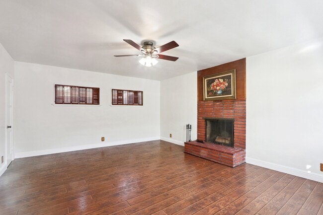 Photo - 8426 Alverstone Ave