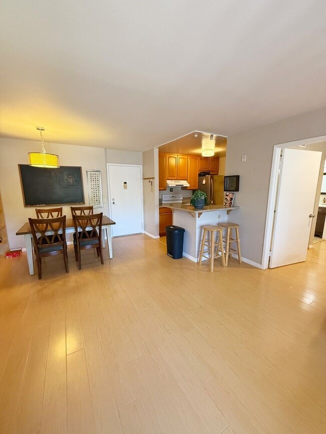 Photo - Beautiful 2 Bed/2 Bath Condo for Rent in M... Unit 213