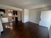 Photo - Charming and Bright 2 bed 1 bath in Point ... Apartment Unit 1717 Evergreen Street