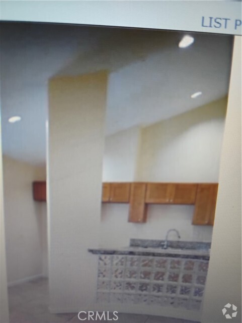 Building Photo - 271 Park Ave Rental