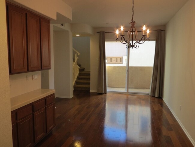 Building Photo - Rancho Coronado / Discovery Hills San Marcos Townhome- CSUSM Close