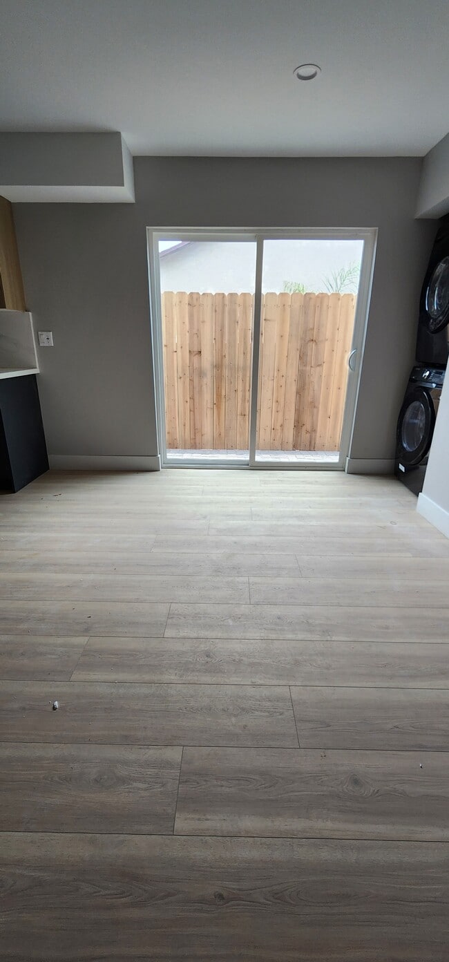 Photo - 5725 Klump Ave Unit 5725