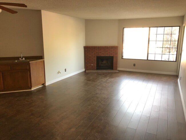 Photo - 2 bedroom 2 bathrooms Available NOW