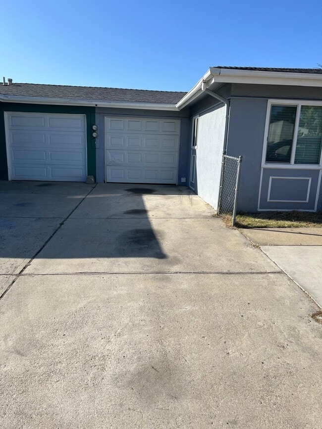 Photo - 1616 E Grand Ave