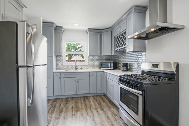 Photo - 785 N Victoria Dr
