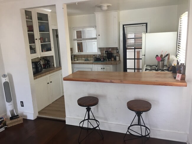 Photo - 104 N Guadalupe Ave