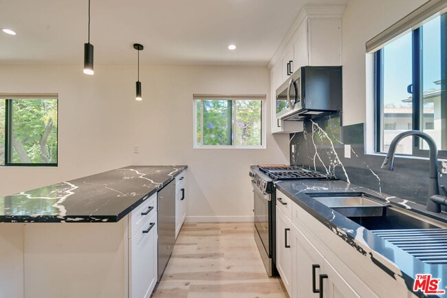 Photo - 843 Westbourne Dr Unit B
