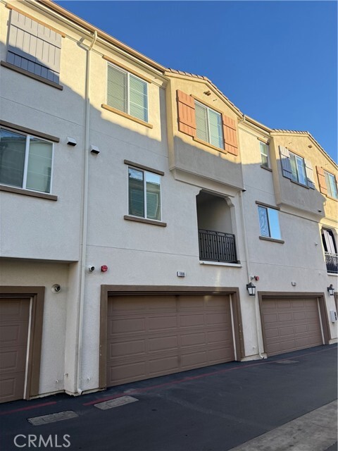 Photo - 188 Olive Ave Townhome