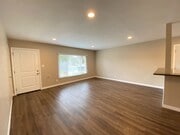 Photo - 5BD/2BA, Private Yard, Close to Campus!! House