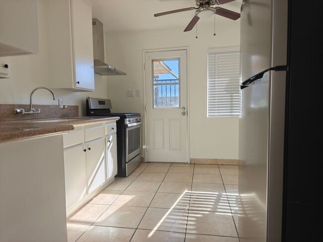 Photo - 1303 Turrill Ave