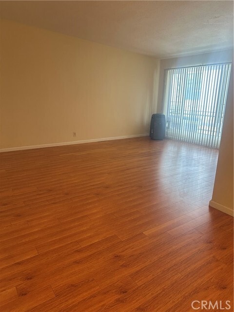 Building Photo - 504 S Manhattan Pl Unit 10 Rental