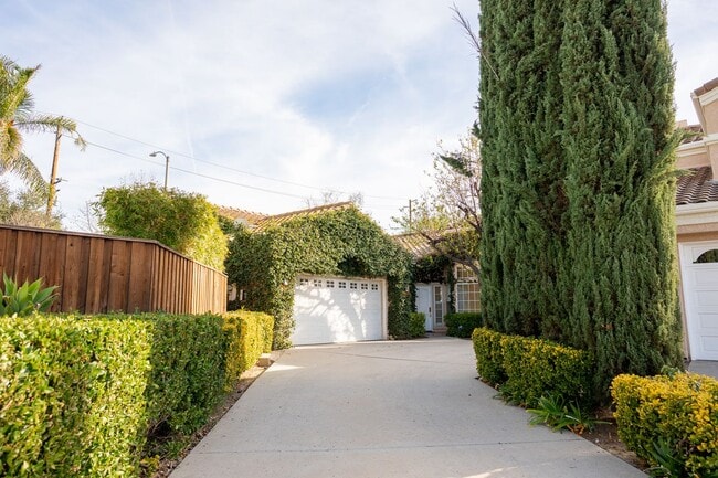 Photo - 26604 Marigold Ct House