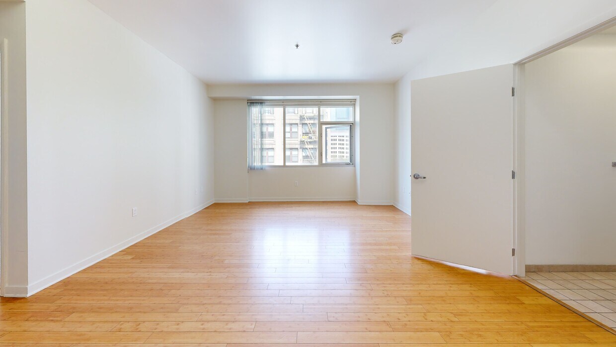 3D Tour - 4th & Main