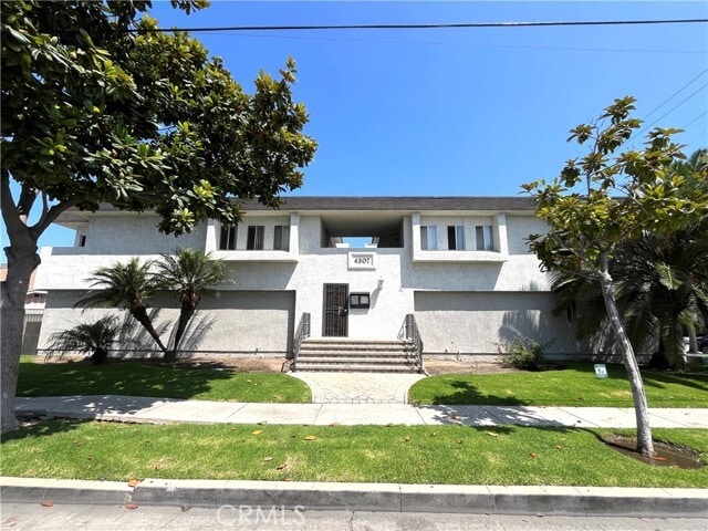 Building Photo - 4307 W 142nd St Unit 12