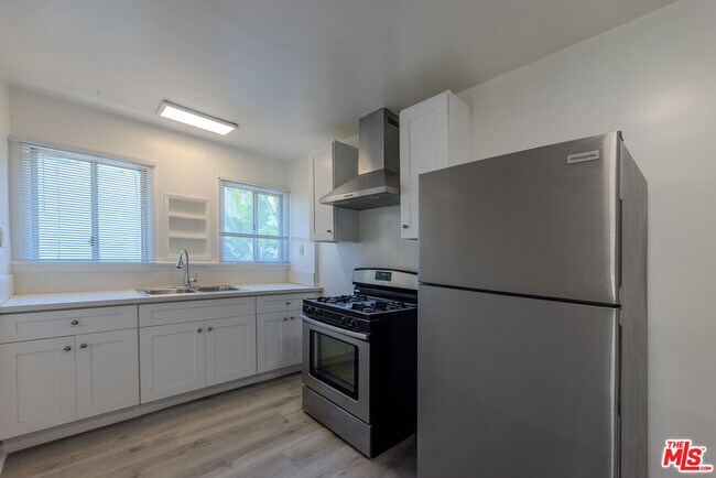 Building Photo - 1336 Franklin St Unit F