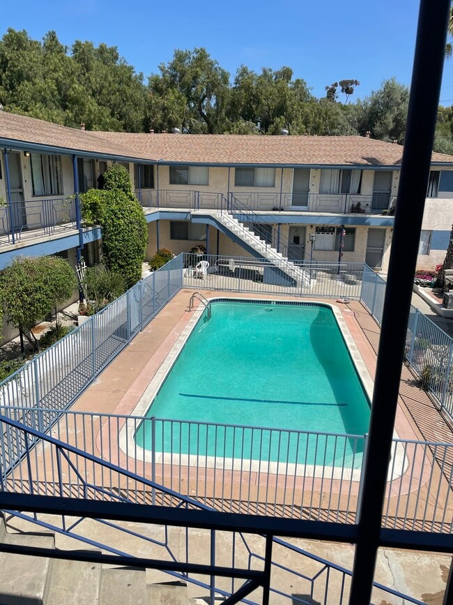 Photo - 1714 Grove St Unit 17