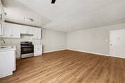 1BR, 1BA - 650SF - Kenmore Apartments