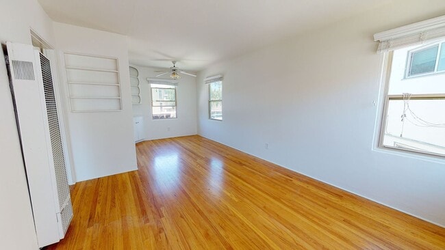 Building Photo - Upstairs 1 Bed 1 Bath Available for Long Term Rent at the Anchorage Apartments! Near Coronado Vil... Unit 518 Palm Ave