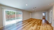 Photo - 15033 Hartland St