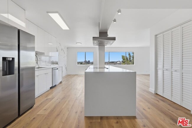 Photo - 435 N Oakhurst Dr Unit 905