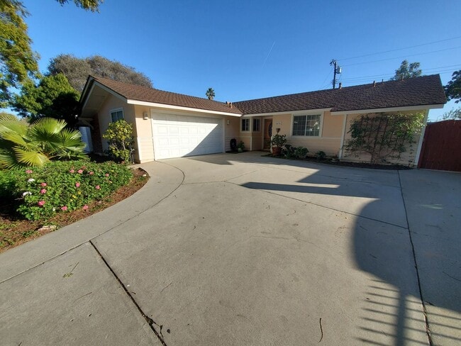 Photo - Wonderful Mid Century Home available for lease