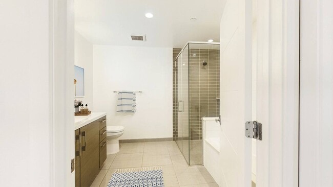 Photo - The Carlton At Hollywood