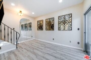 Photo - 15153 Burbank Blvd