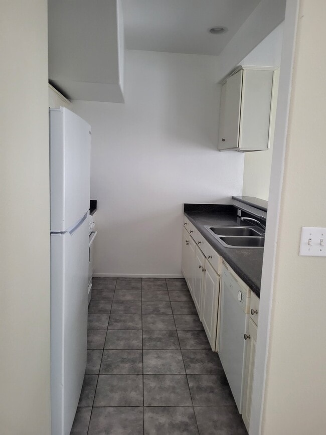 Photo - 15200 Sherman Way
