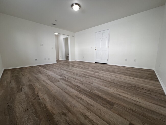 Photo - 16510 La Salle Ave