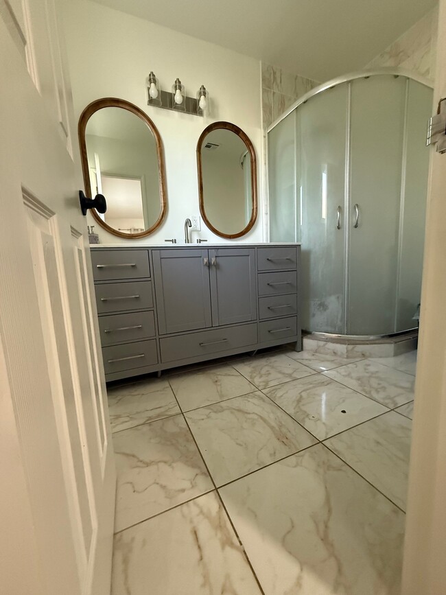 Photo - 25446 Lane St