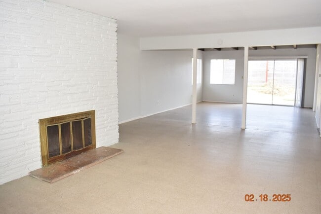 Photo - Spacious 4-Bedroom, 3-Bath Home in Prime 92122 Location