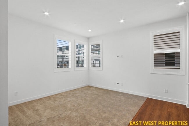 Photo - 1719 W Bushell St