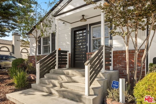 Photo - 6521 W 81st St