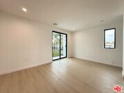 Photo - 13843 Burbank Blvd Townhome