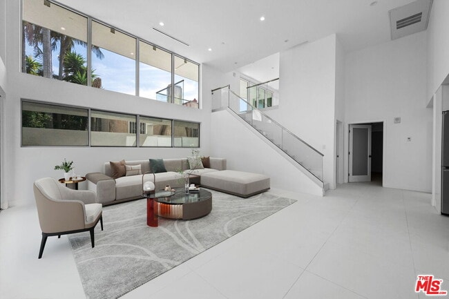 Photo - 621 Kings Rd Unit 1