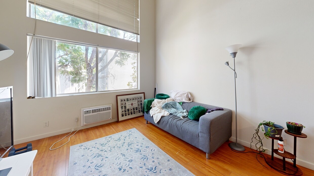 3D Tour - Diamond Head Apartments