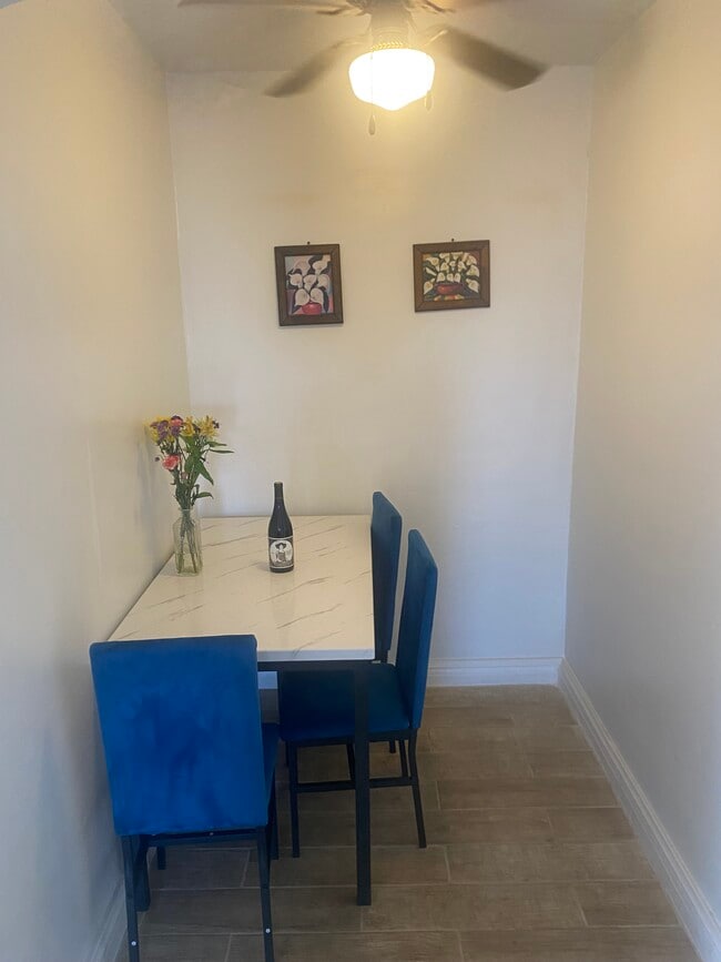 Photo - 3519 E 8th St