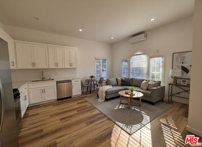 Photo - 1289 W 22nd St Unit 1289