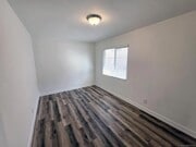 Photo - 0 48th St