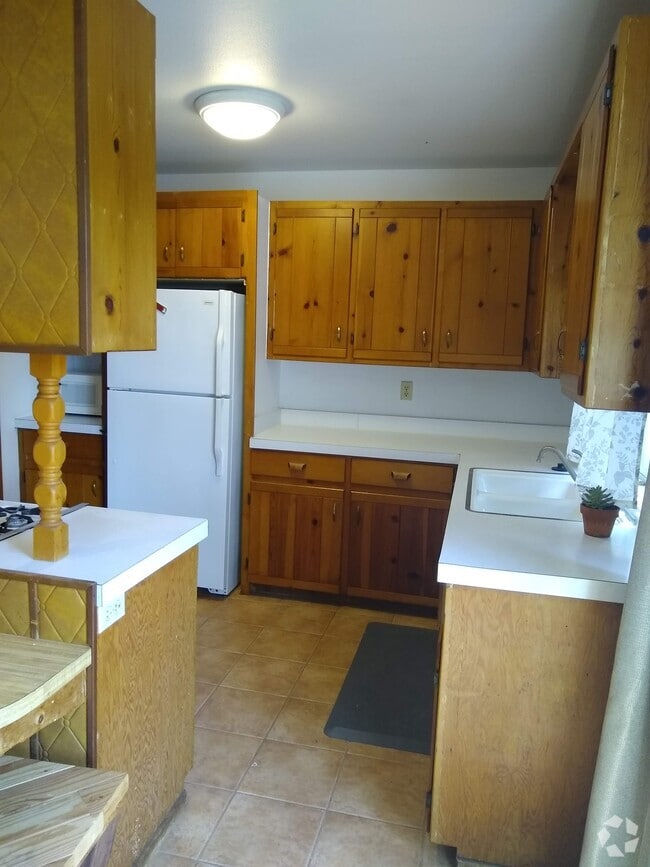Building Photo - 3355 Valley St Unit Guest House